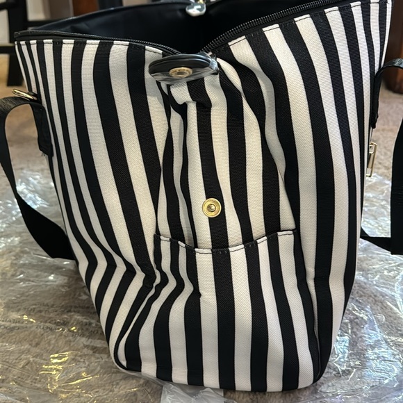 NWT ALICE & OLIVIA DUFFEL BAG - Picture 5 of 8